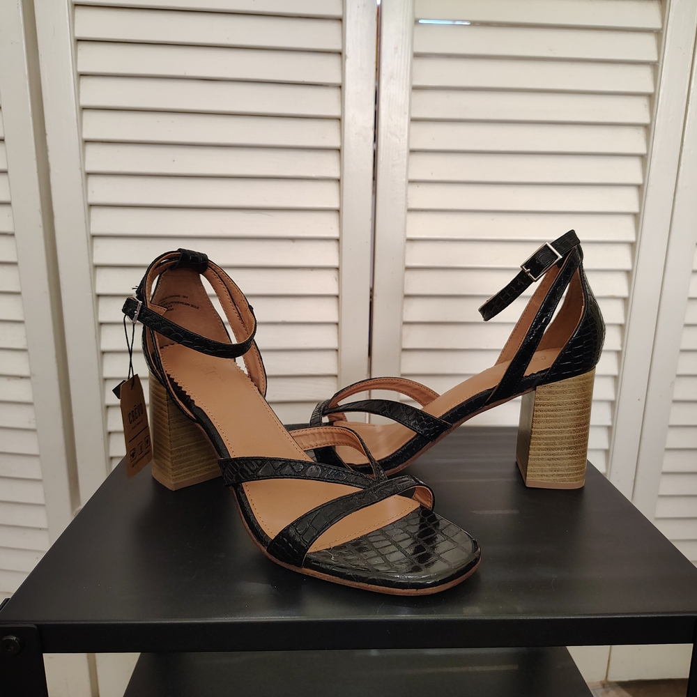 NWT Crevo Black Croc-Embossed Strappy Block Heel Sandals Size 9.5 - Picture 4 of 15